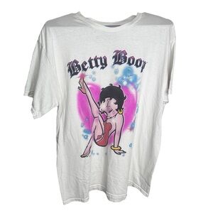 Betty Boop white graphic tshirt, large
